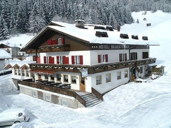 Hotel Silvesterhof Dobbiaco Extérieur photo