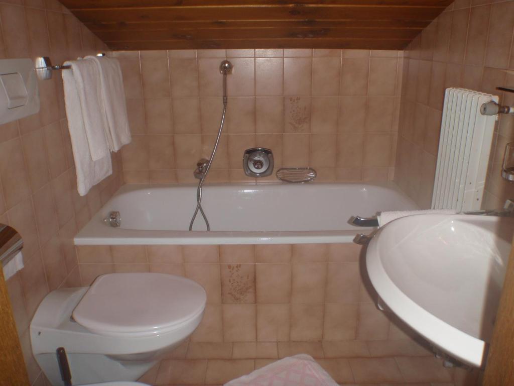 Hotel Silvesterhof Dobbiaco Chambre photo