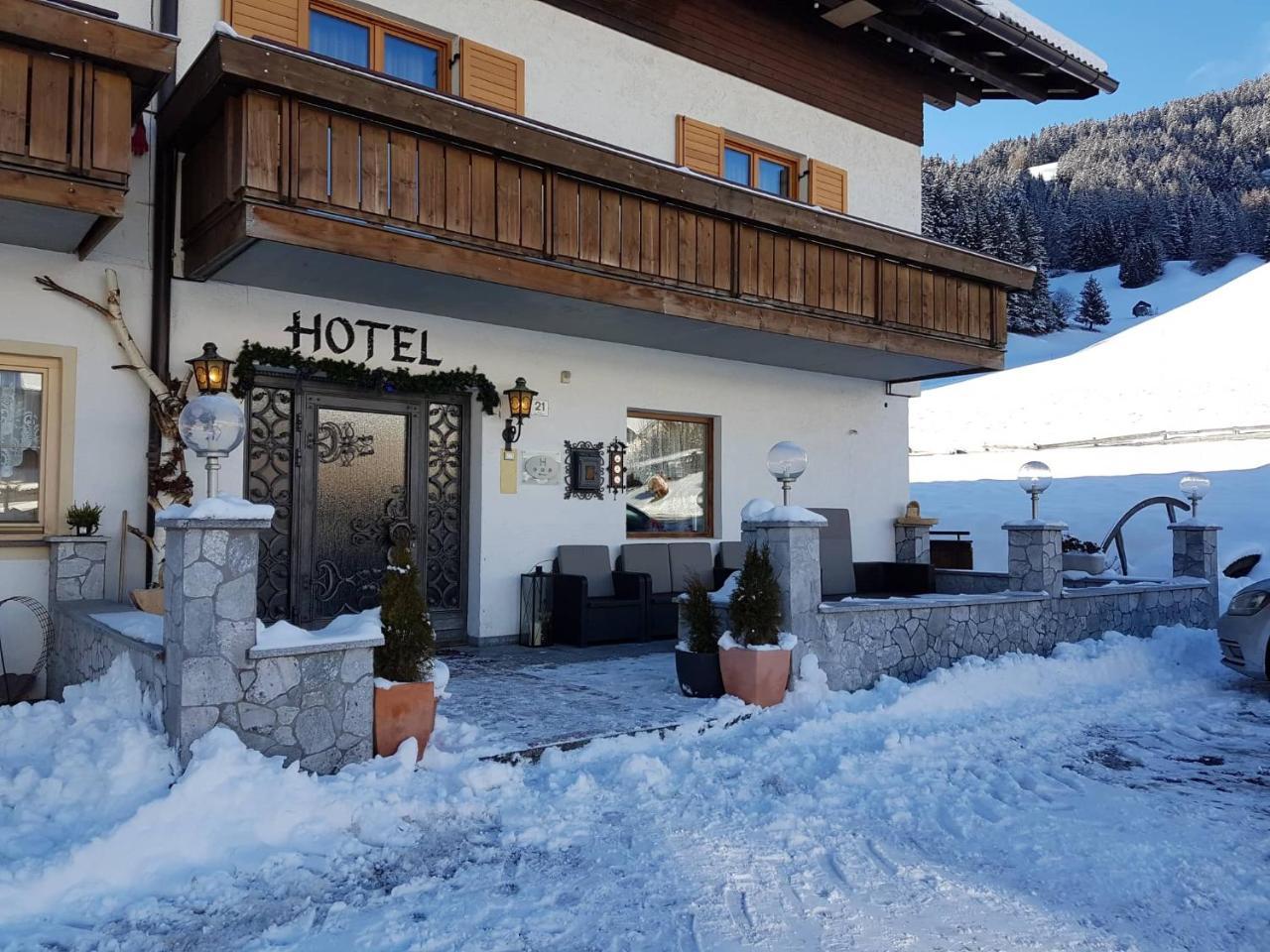 Hotel Silvesterhof Dobbiaco Extérieur photo